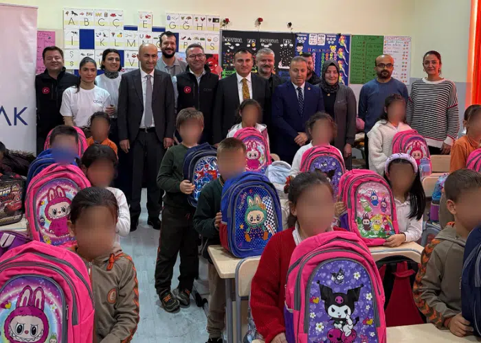 Bir Çocuk Bir Çanta Bir Gelecek